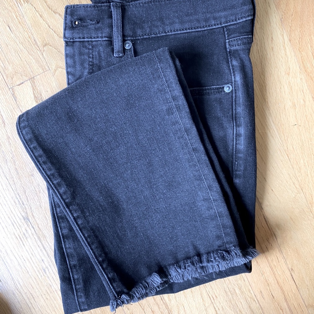 Cute High Waist straight crop jeans w/ fringed hem